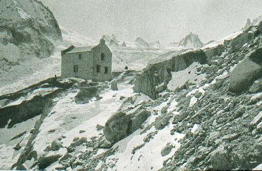 Le refuge, photo ancienne en noir et blanc