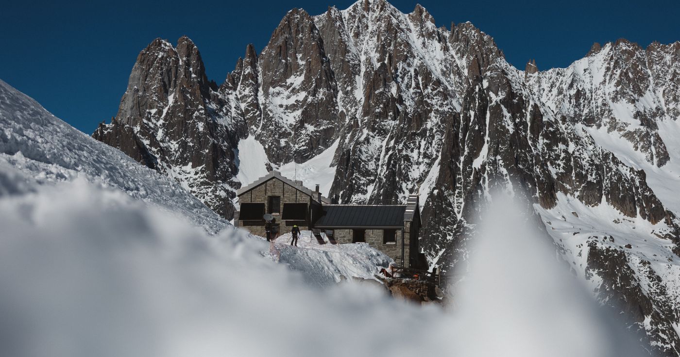 Le refuge au pied des Aiguilles de Chamonix